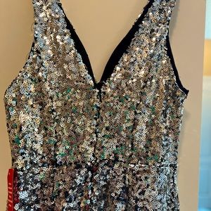 New. Formal Gown. Sequin Silver